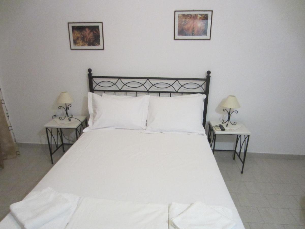 Katerina Apartments Τριοβάσαλος Εξωτερικό φωτογραφία