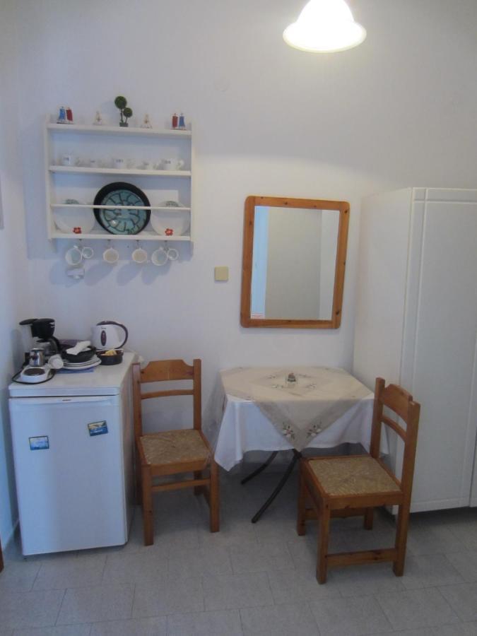 Katerina Apartments Τριοβάσαλος Εξωτερικό φωτογραφία
