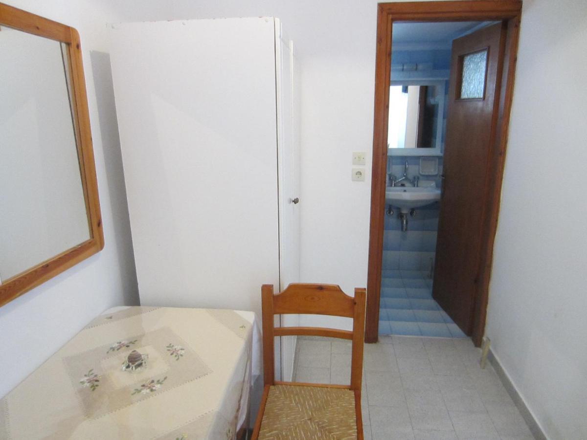 Katerina Apartments Τριοβάσαλος Εξωτερικό φωτογραφία