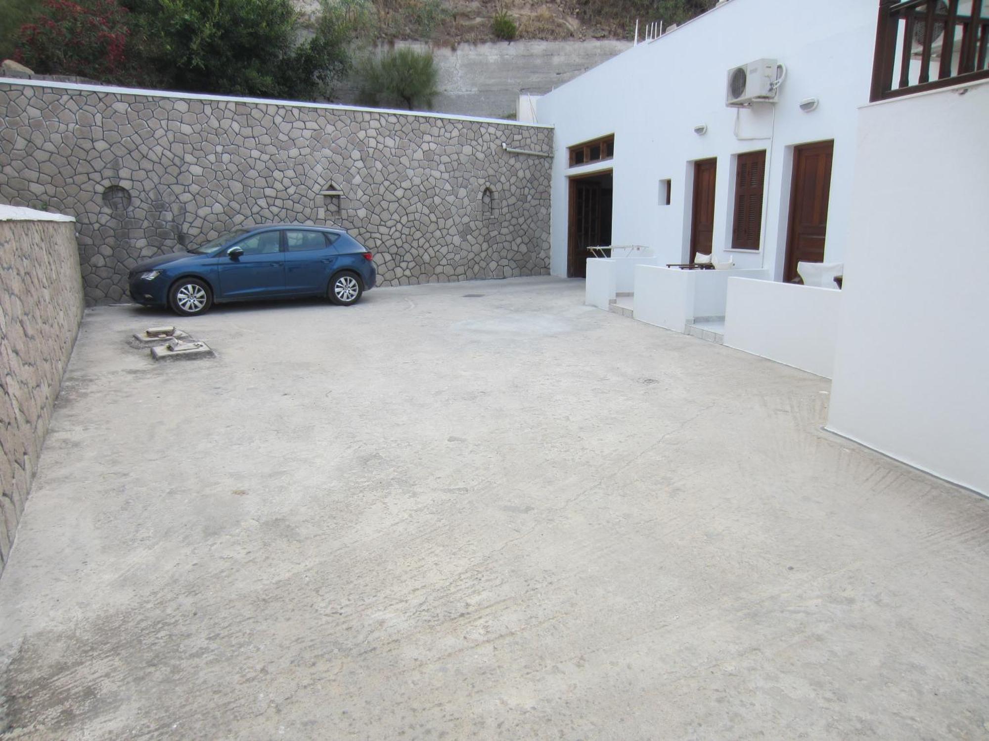 Katerina Apartments Τριοβάσαλος Εξωτερικό φωτογραφία