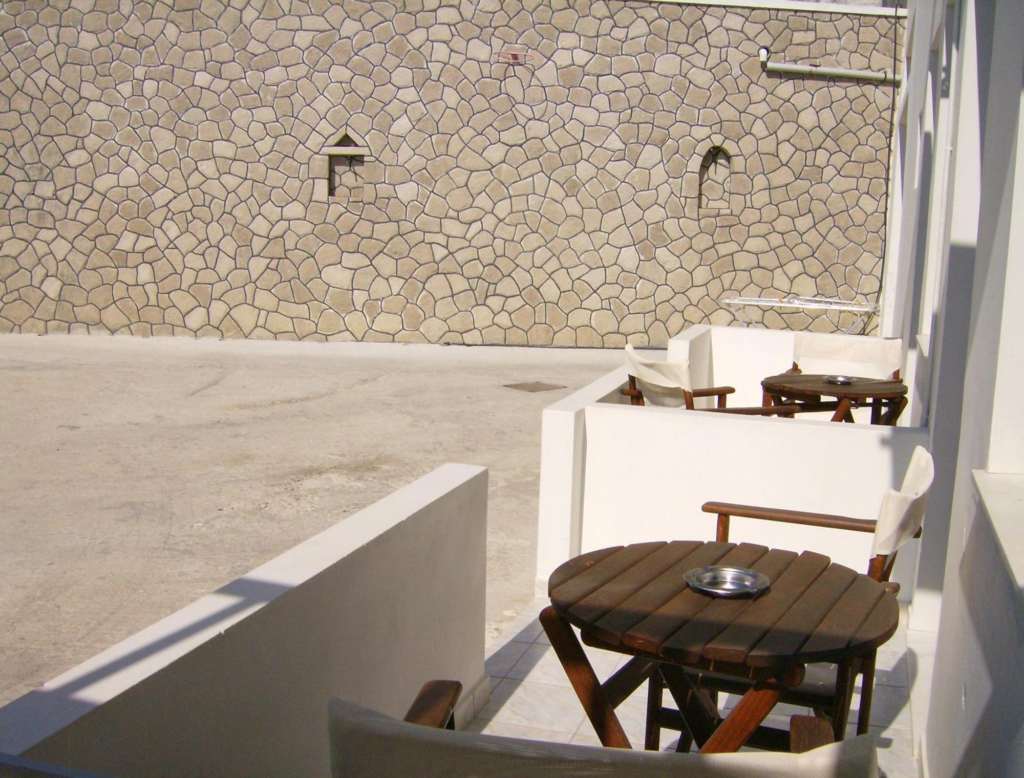 Katerina Apartments Τριοβάσαλος Εξωτερικό φωτογραφία