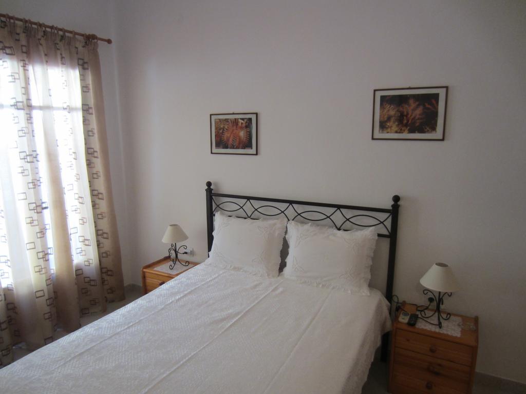 Katerina Apartments Τριοβάσαλος Εξωτερικό φωτογραφία