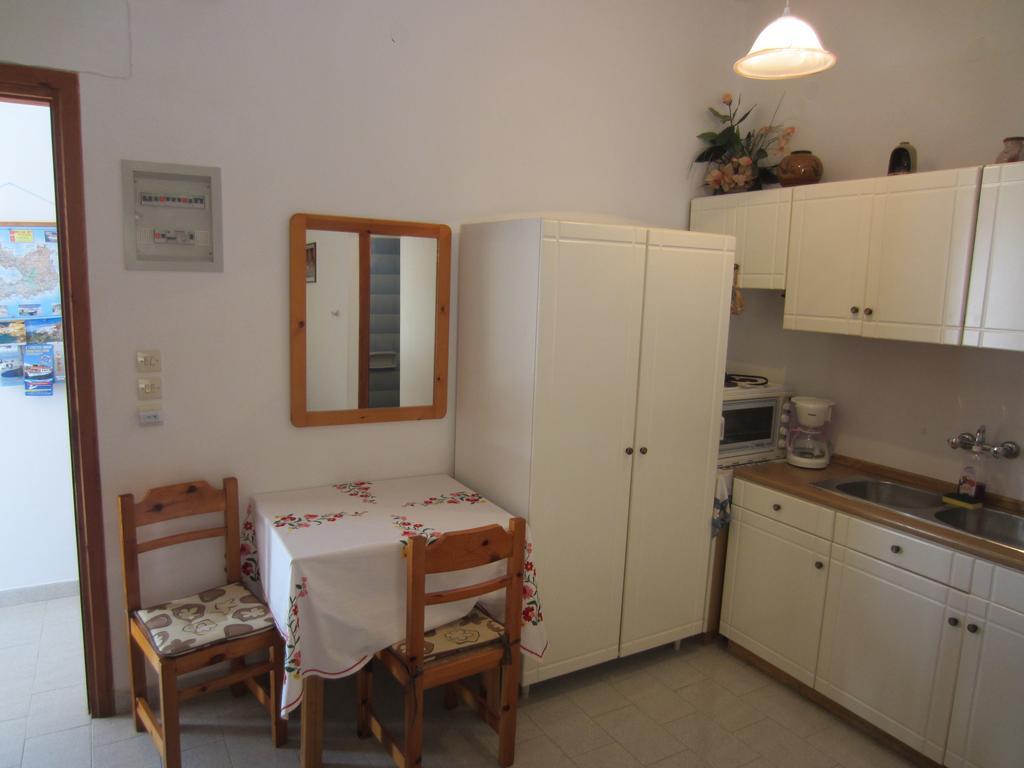 Katerina Apartments Τριοβάσαλος Εξωτερικό φωτογραφία