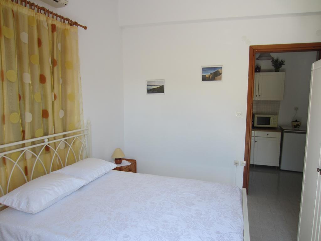 Katerina Apartments Τριοβάσαλος Εξωτερικό φωτογραφία