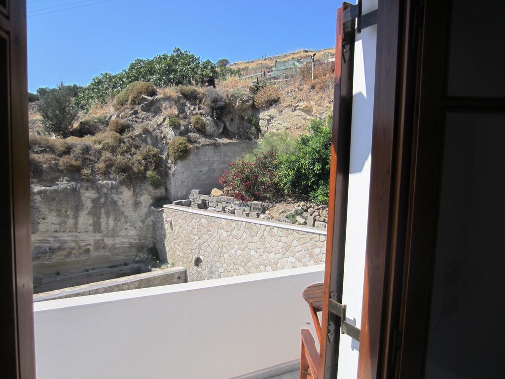 Katerina Apartments Τριοβάσαλος Εξωτερικό φωτογραφία