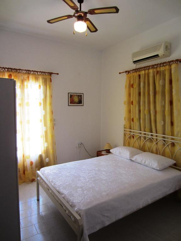 Katerina Apartments Τριοβάσαλος Εξωτερικό φωτογραφία